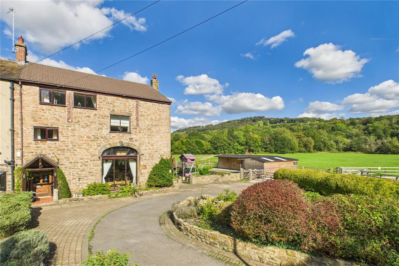 The Barn, Woodend Fold, SK6, photo 5