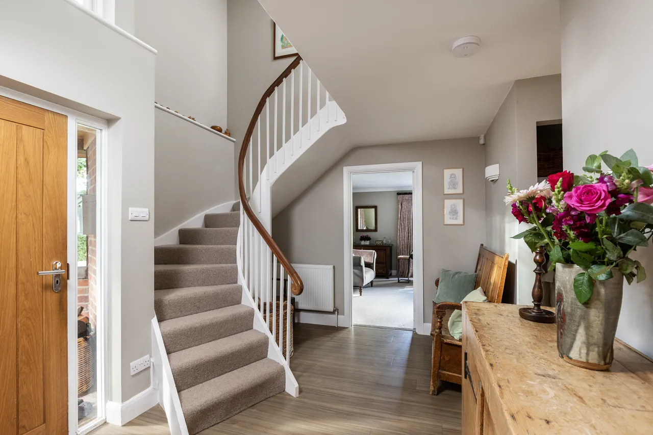 Chawton, GU34, photo 10