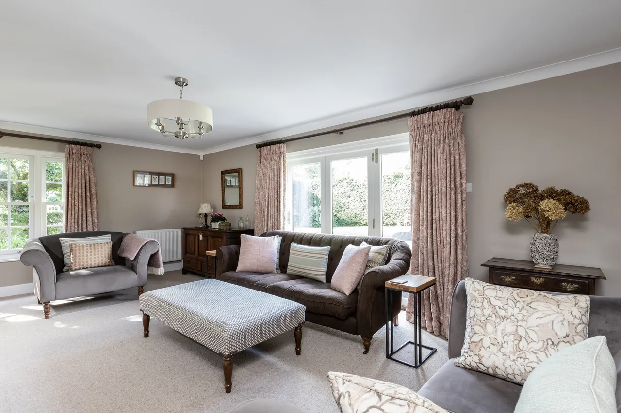 Chawton, GU34, photo 2
