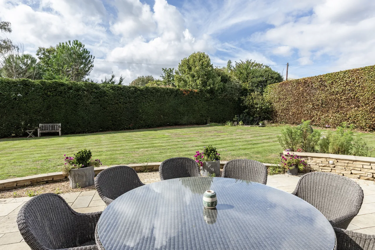 Chawton, GU34, photo 3