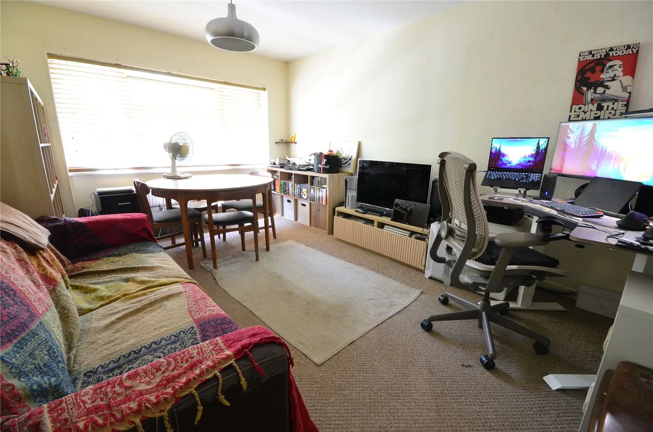 1 bed flat for sale, Lister Avenue, East Grinstead, RH19