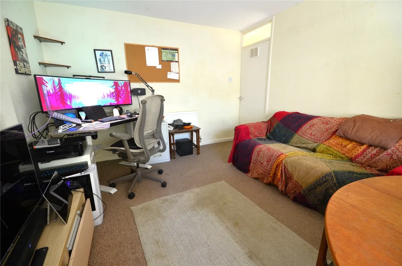 Lister Avenue, East Grinstead, RH19, photo 6