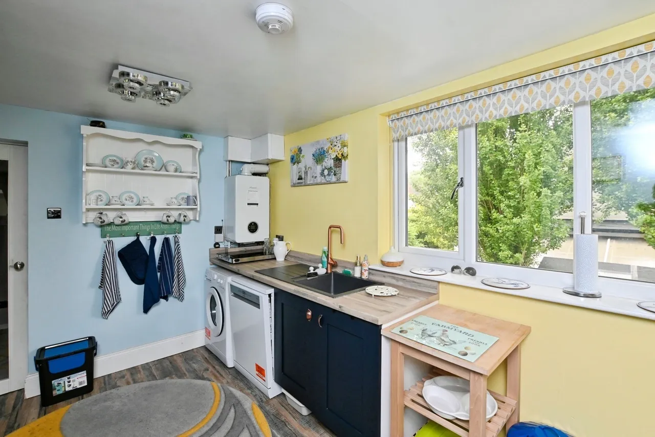 Dabek Rise, Kirkby-in-Ashfield, Nottingham, Nottinghamshire, NG17, photo 11