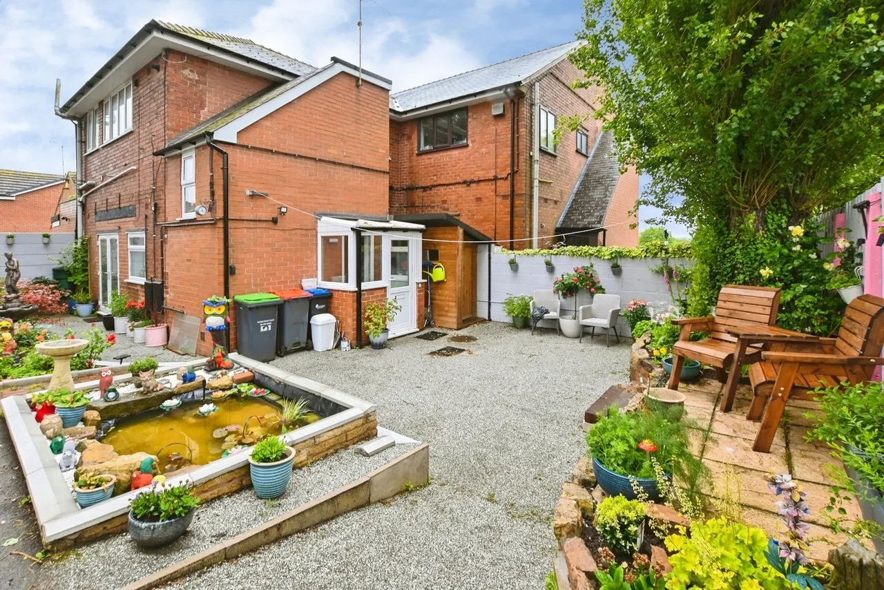 2 bed flat for sale — Dabek Rise, Kirkby-in-Ashfield, Nottingham, Nottinghamshire, NG17