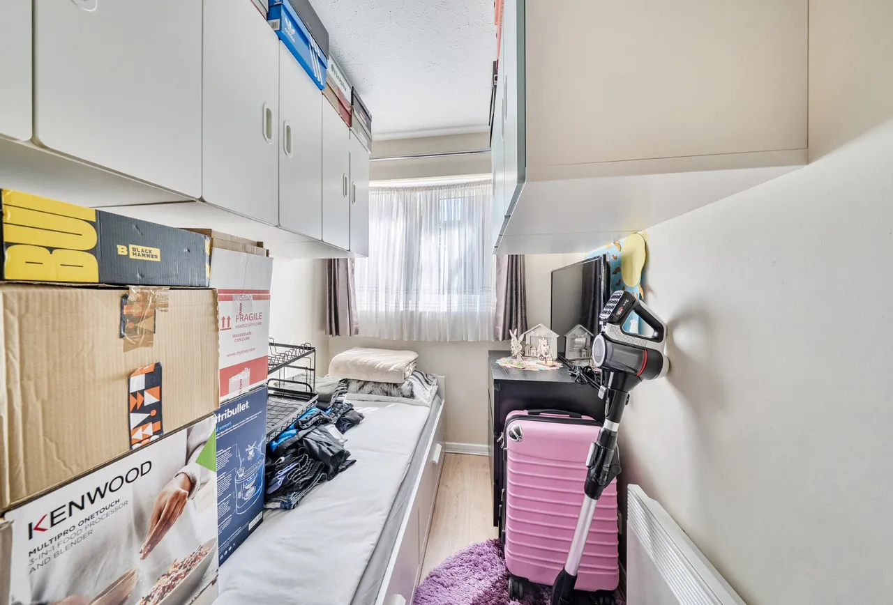 Pasteur Close, London, NW9 5HZ, photo 10