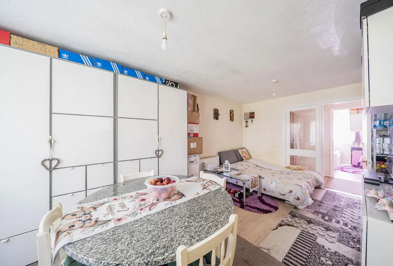 Pasteur Close, London, NW9 5HZ, photo 4