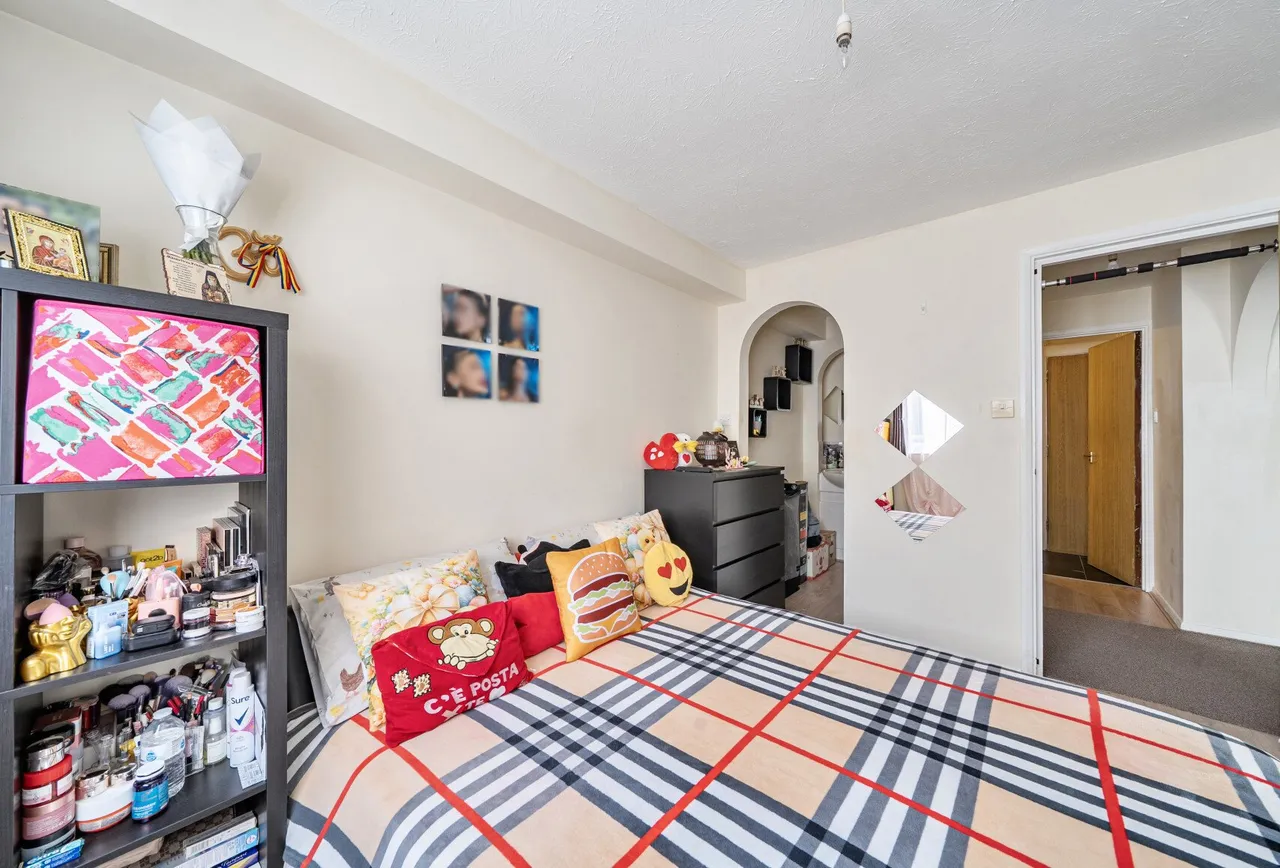 Pasteur Close, London, NW9 5HZ, photo 8