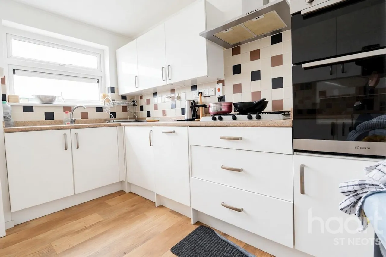 Whitehall Walk, St Neots, PE19, photo 3