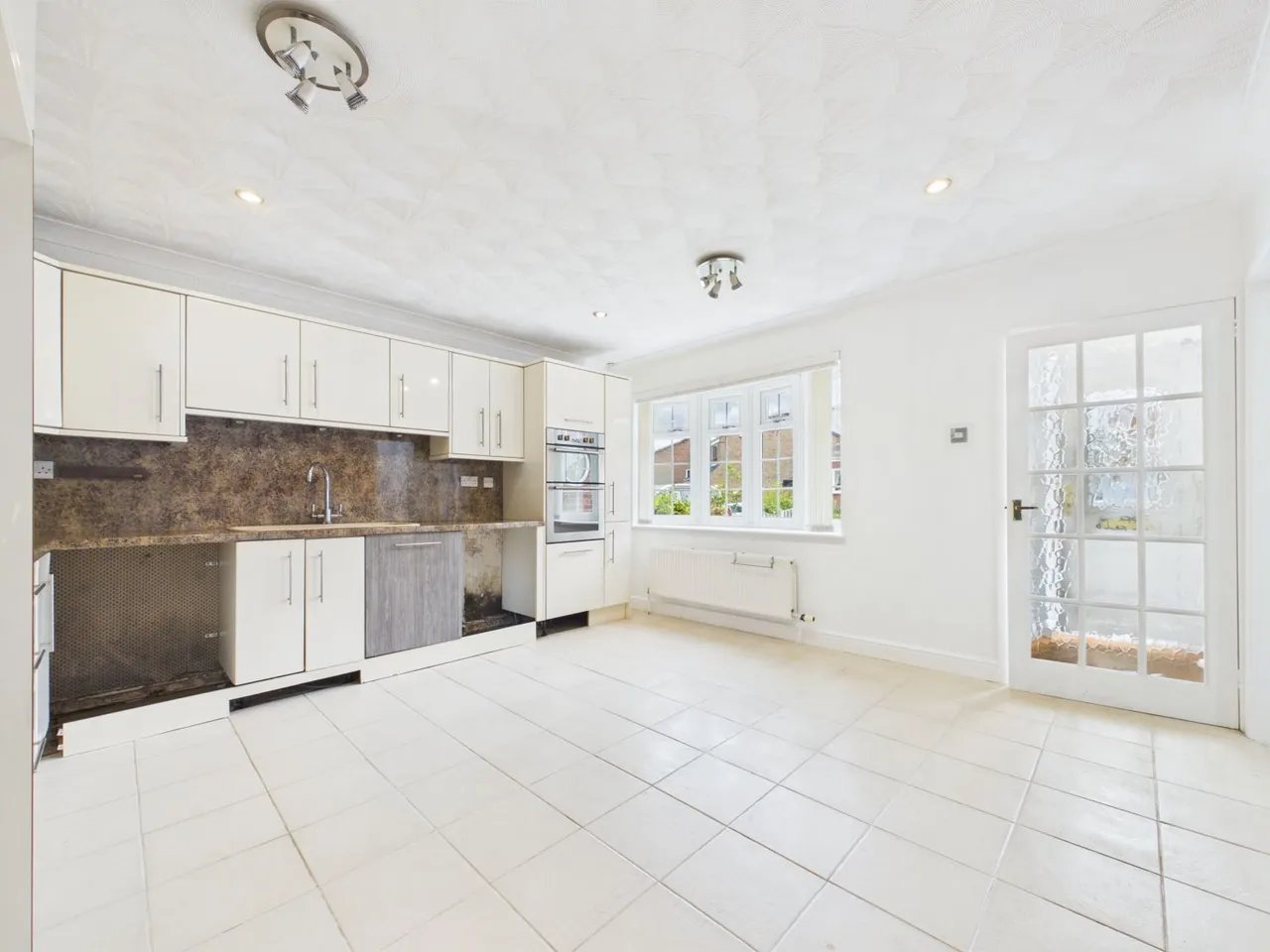 Forest Close, Wakefield, WF1, photo 7