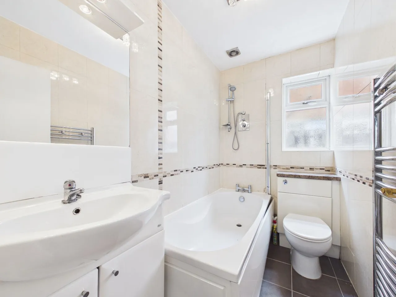 Forest Close, Wakefield, WF1, photo 17