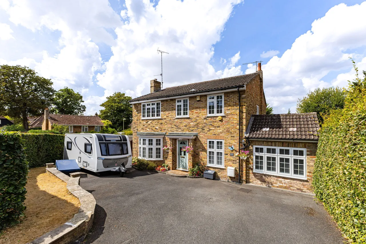 4 bed house for sale — Curtis Road, Alton, GU34