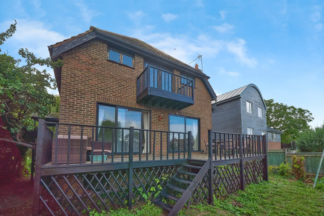 4 bed house for sale, Friary Island, Wraysbury, TW19