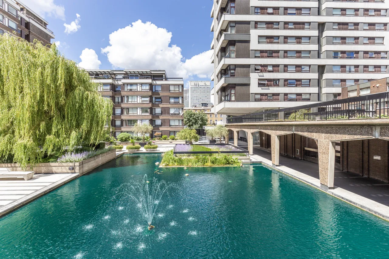 1 bed flat for sale — The Water Gardens, London, W2