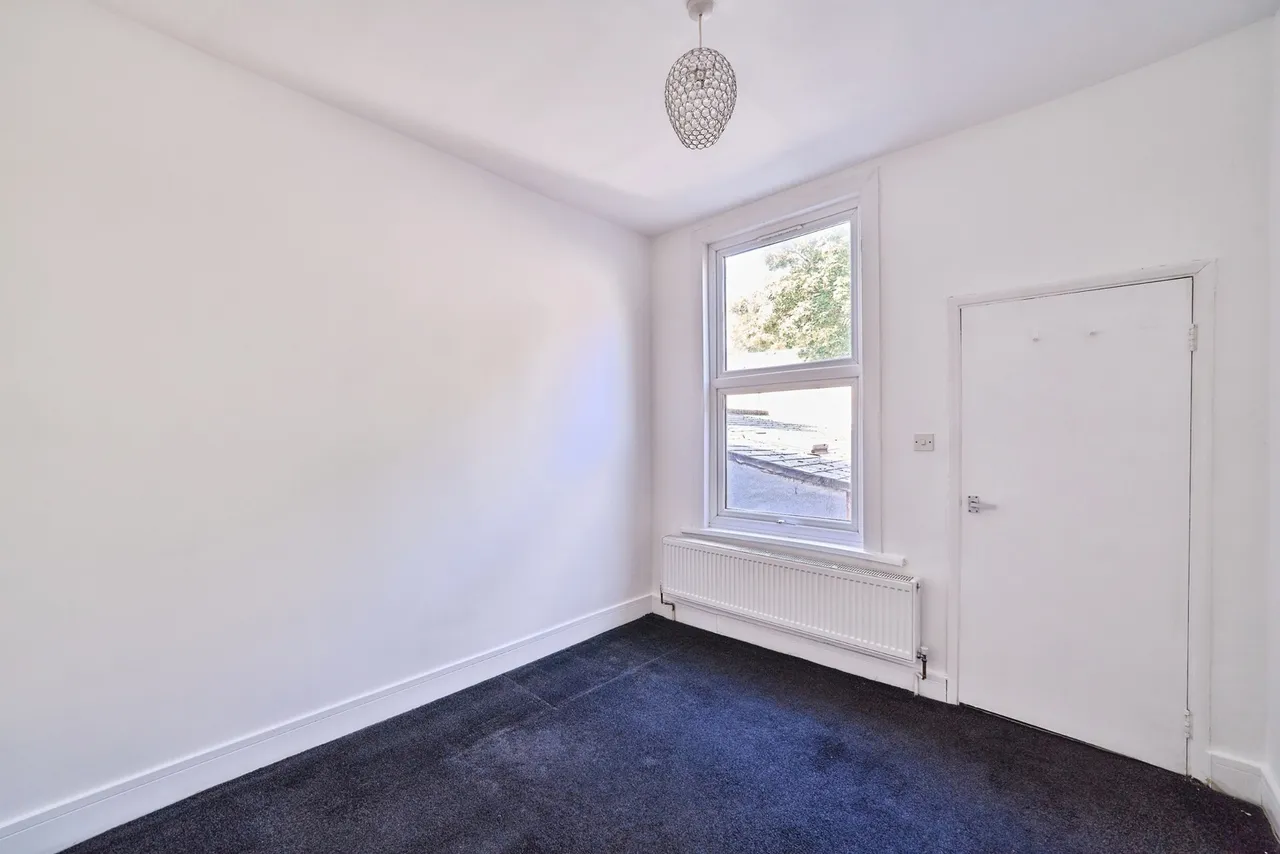 High Road Leytonstone, London, E11, photo 3
