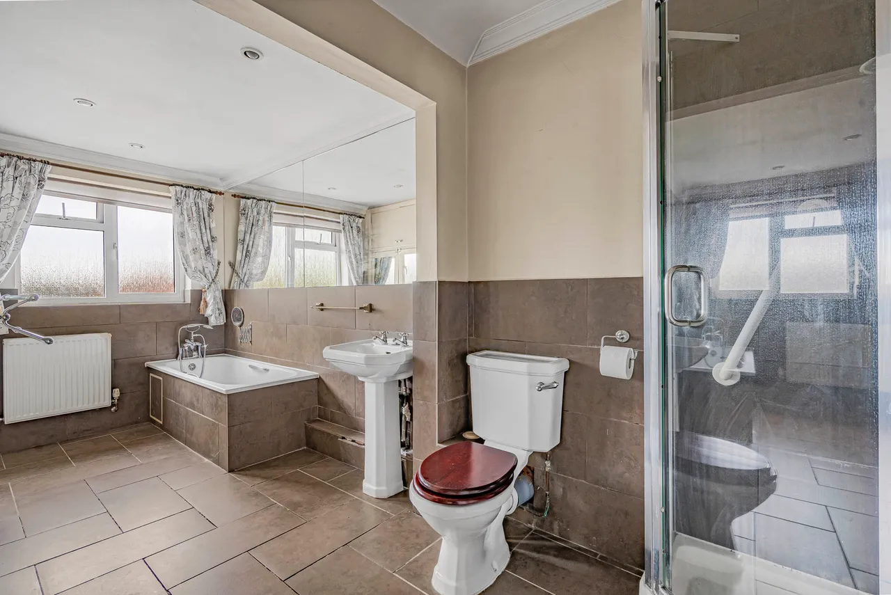 Manor Road, Ash, GU12, photo 9