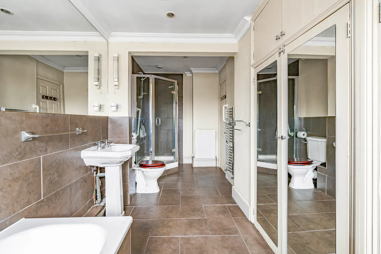 Manor Road, Ash, GU12, photo 13