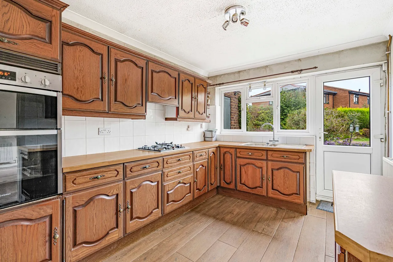Manor Road, Ash, GU12, photo 4