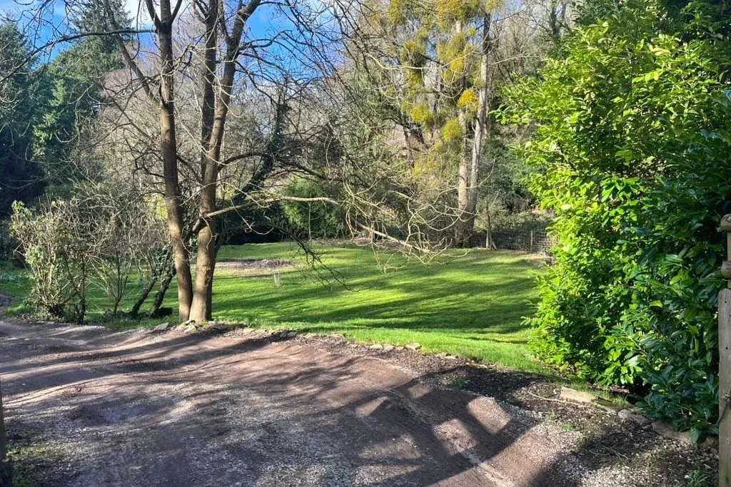 Upper Bourne Lane, Wrecclesham, Farnham, Surrey, GU10 4RG, photo 5