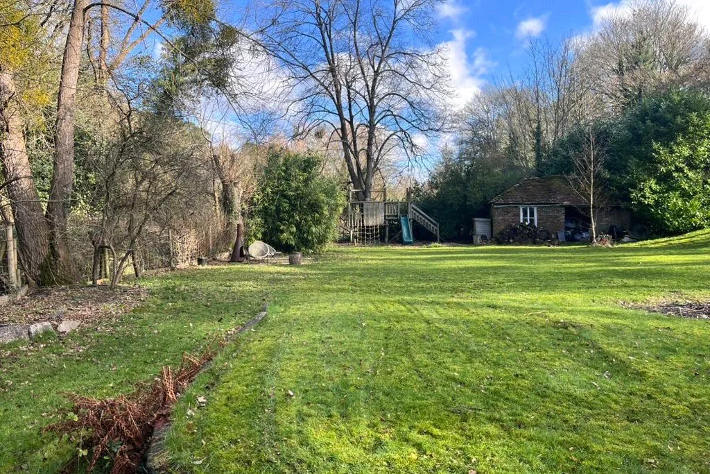 Upper Bourne Lane, Wrecclesham, Farnham, Surrey, GU10 4RG, photo 10