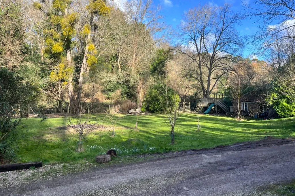 Upper Bourne Lane, Wrecclesham, Farnham, Surrey, GU10 4RG, photo 2