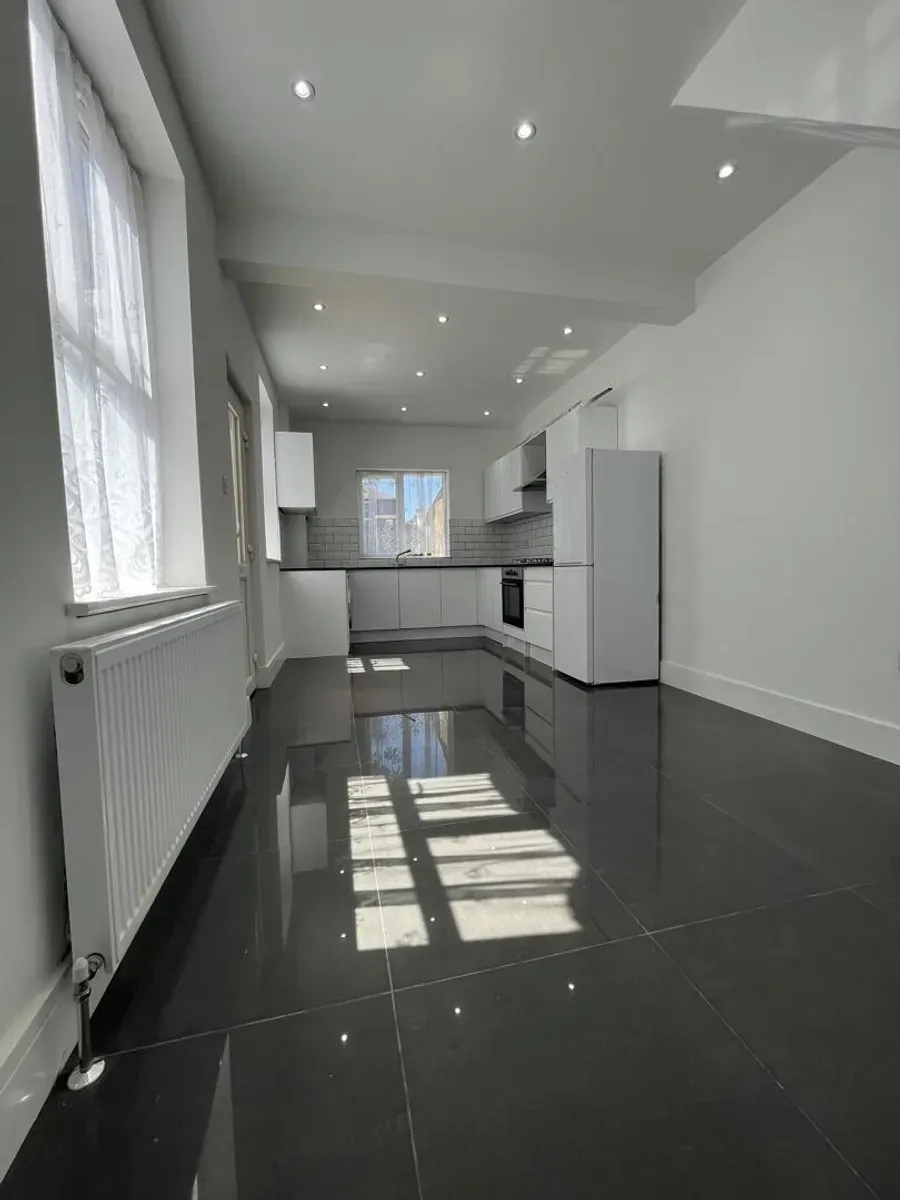 Montague Road, Hounslow, photo 6