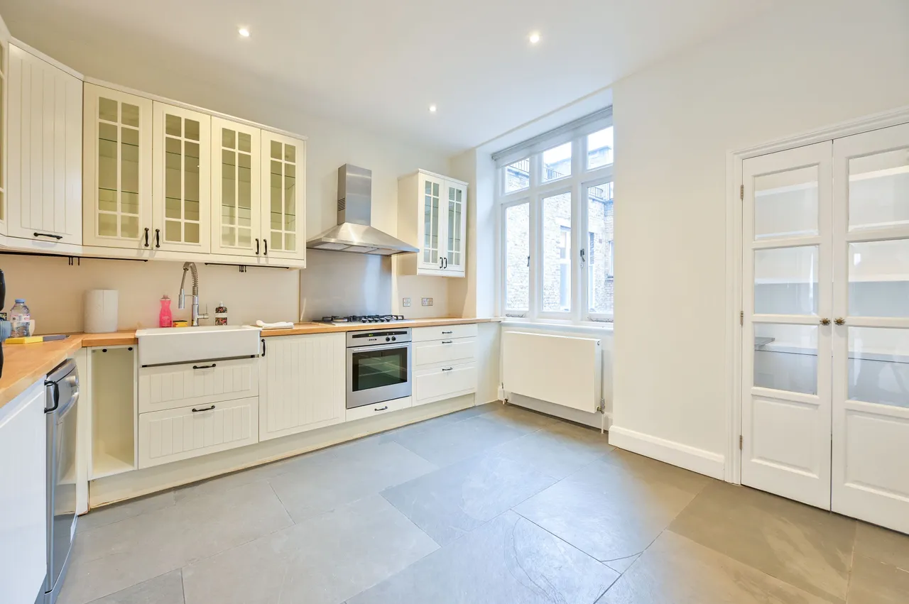 6 Queens Court, 73-74 Queens Gate, London, photo 7