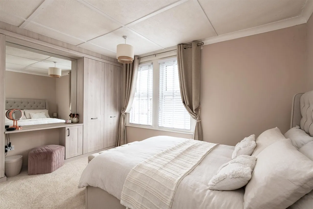 Portland Avenue, Gravesend DA12 5HE, photo 3