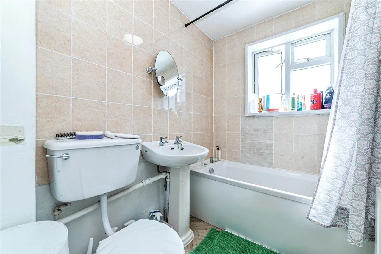 Shakespeare Road, Basingstoke, RG24, photo 12