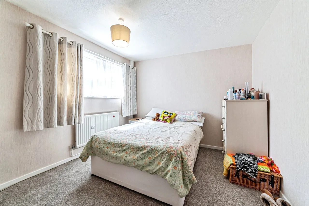 Shakespeare Road, Basingstoke, RG24, photo 8