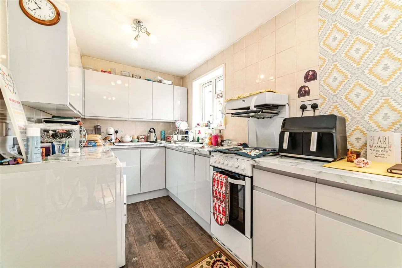 Shakespeare Road, Basingstoke, RG24, photo 7
