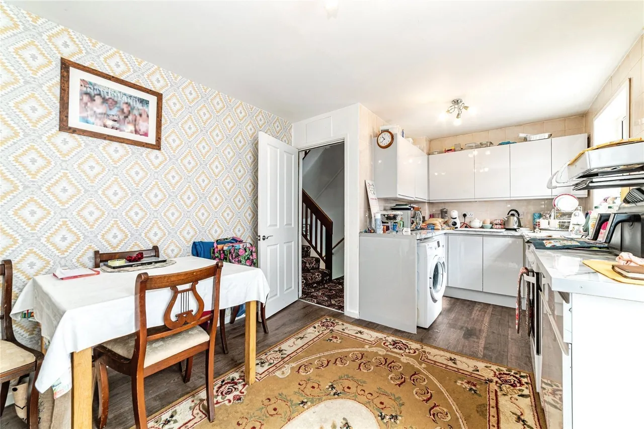 Shakespeare Road, Basingstoke, RG24, photo 13