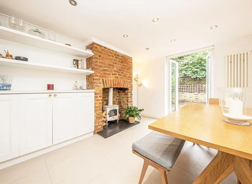 High Street, Hampton, TW12, photo 5