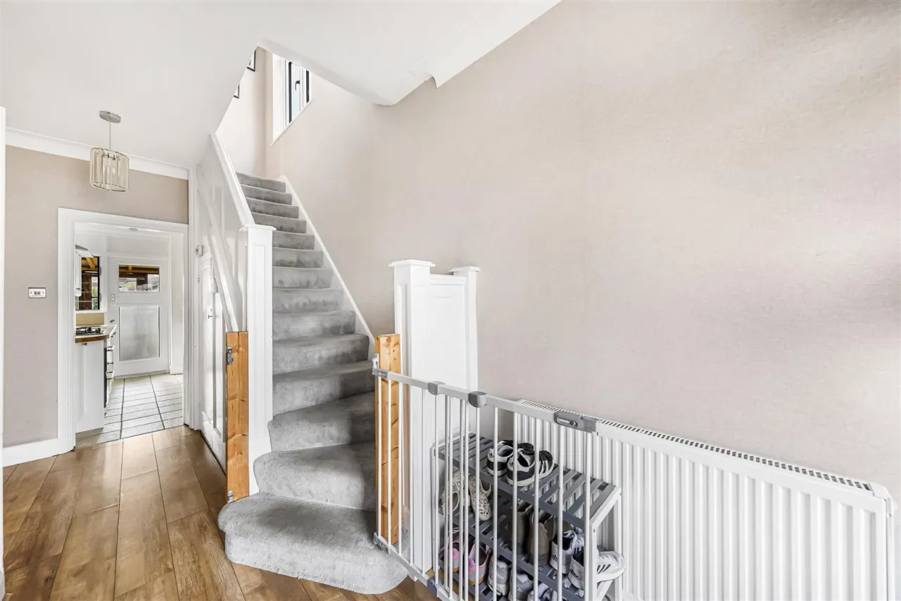 Fairlight Close, North Chingford, E4 6PB, photo 36