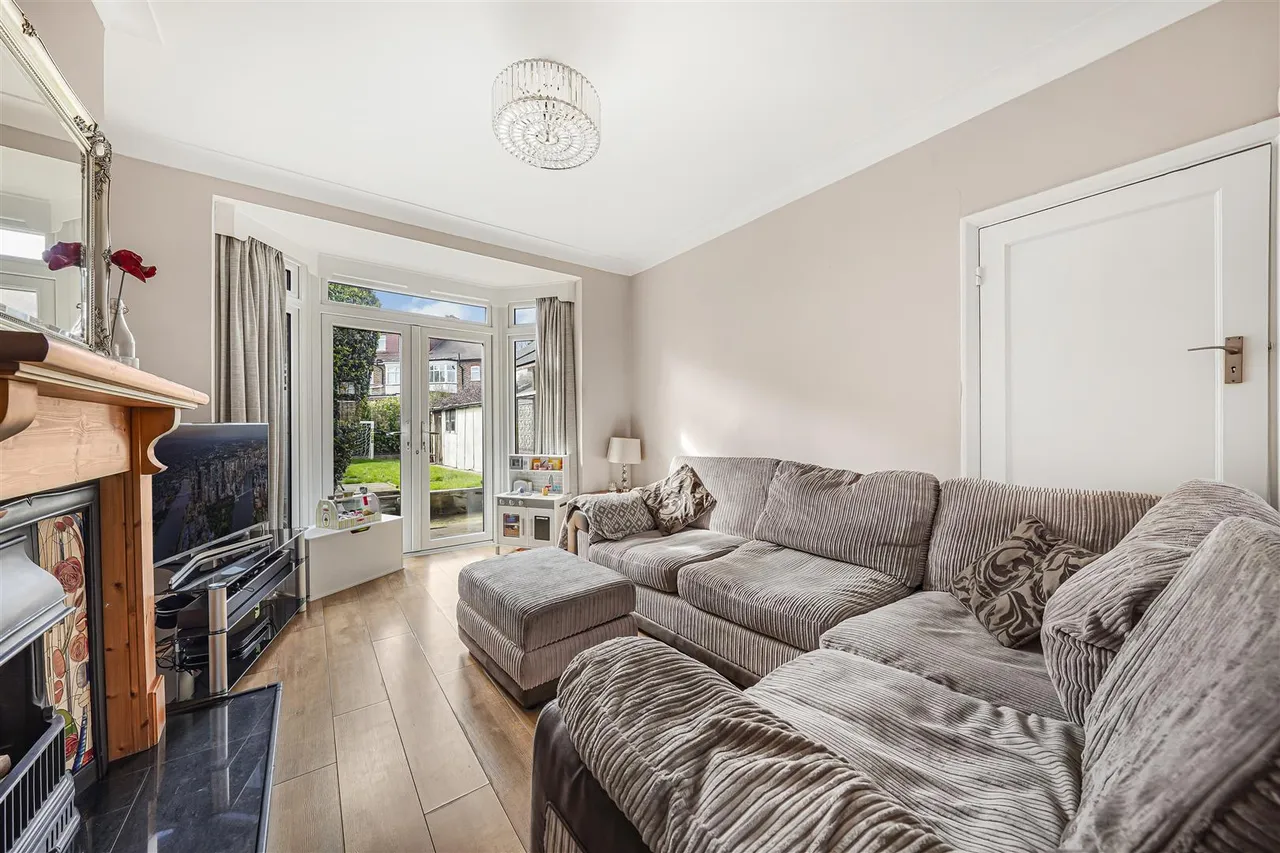 Fairlight Close, North Chingford, E4 6PB, photo 4