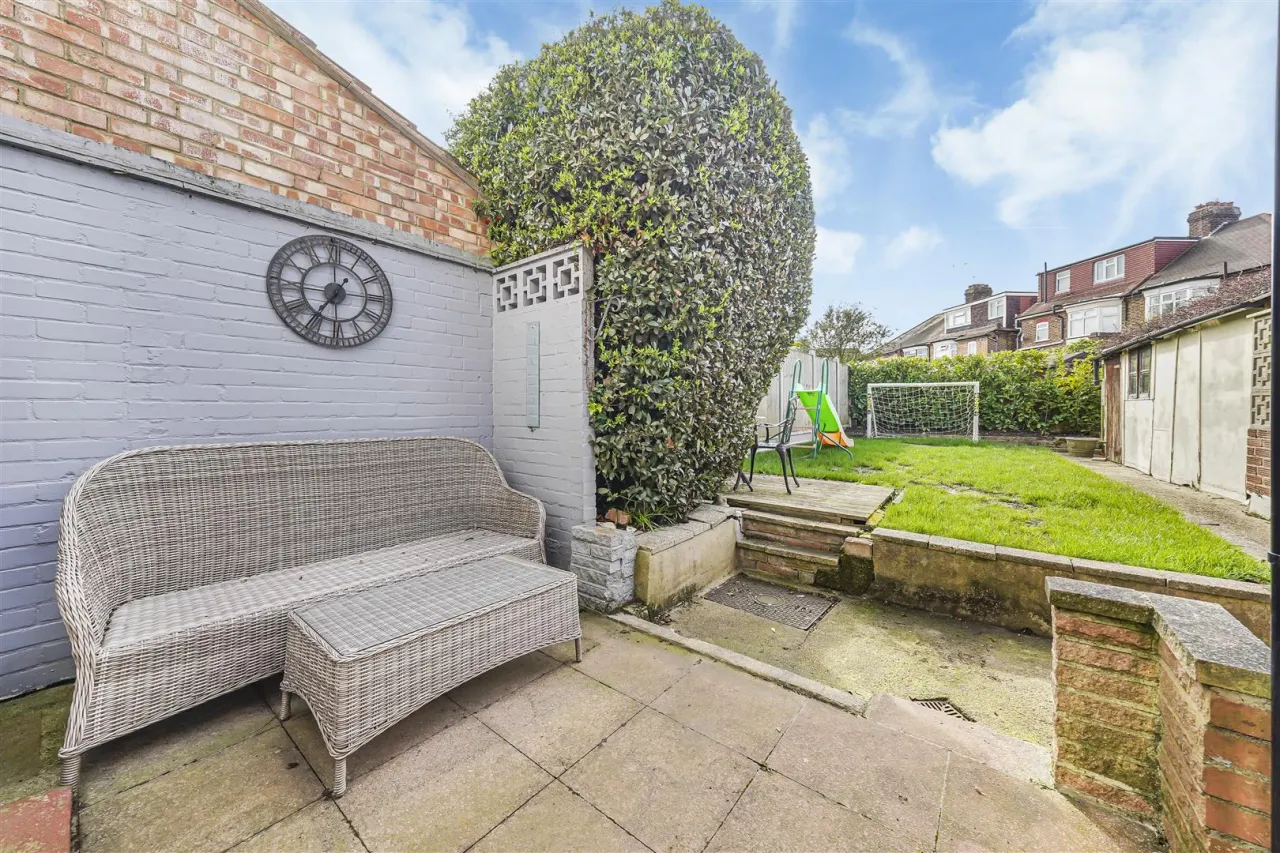Fairlight Close, North Chingford, E4 6PB, photo 32