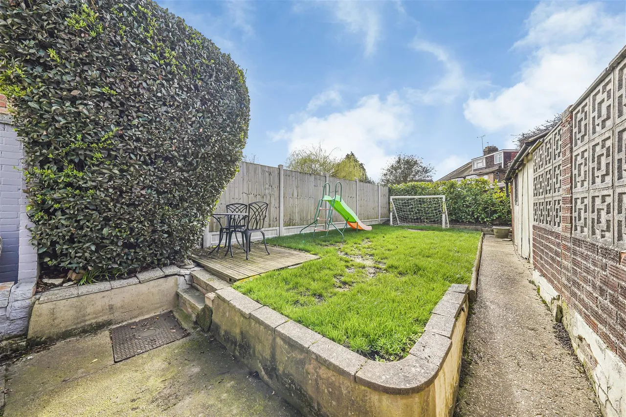 Fairlight Close, North Chingford, E4 6PB, photo 10