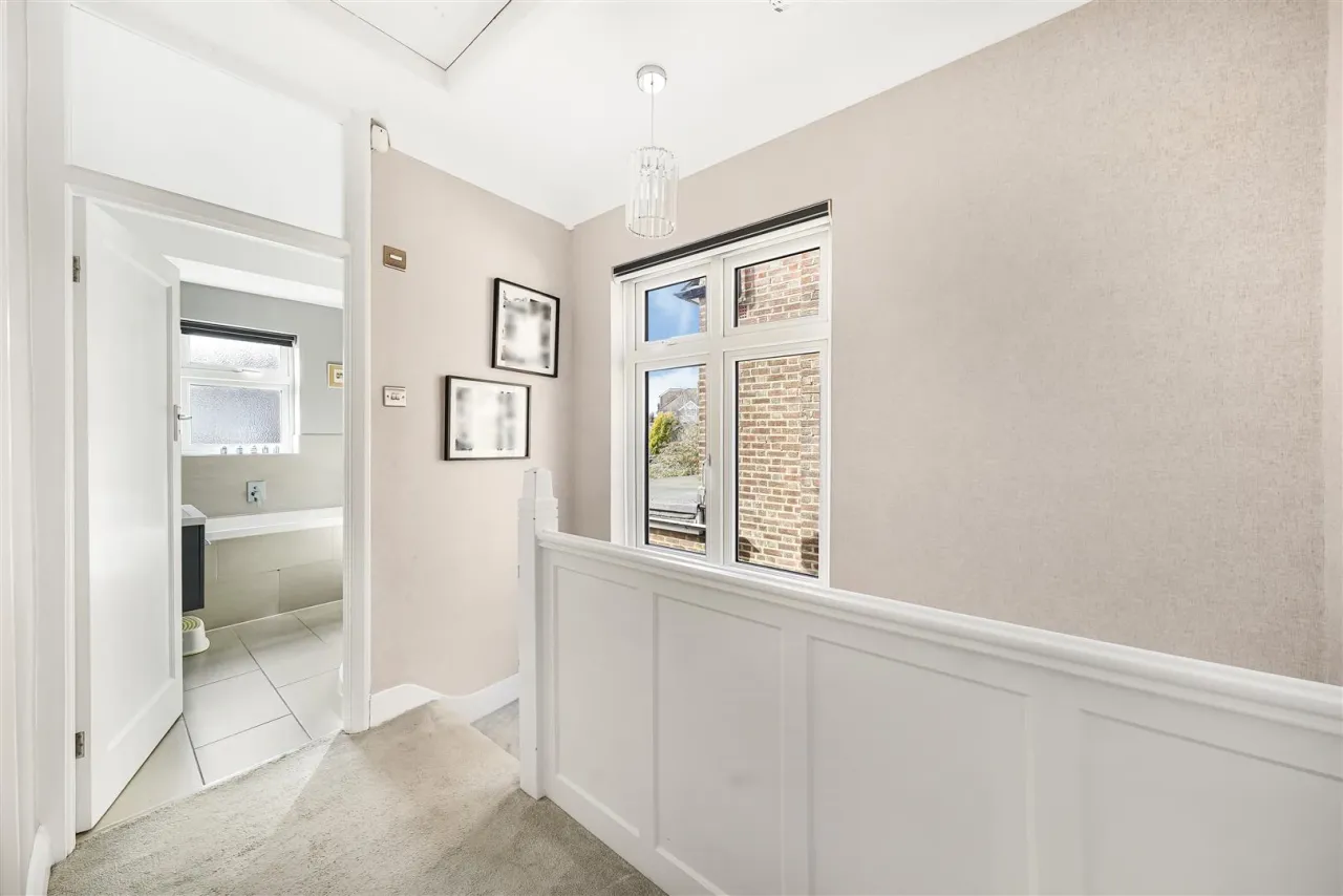 Fairlight Close, North Chingford, E4 6PB, photo 37