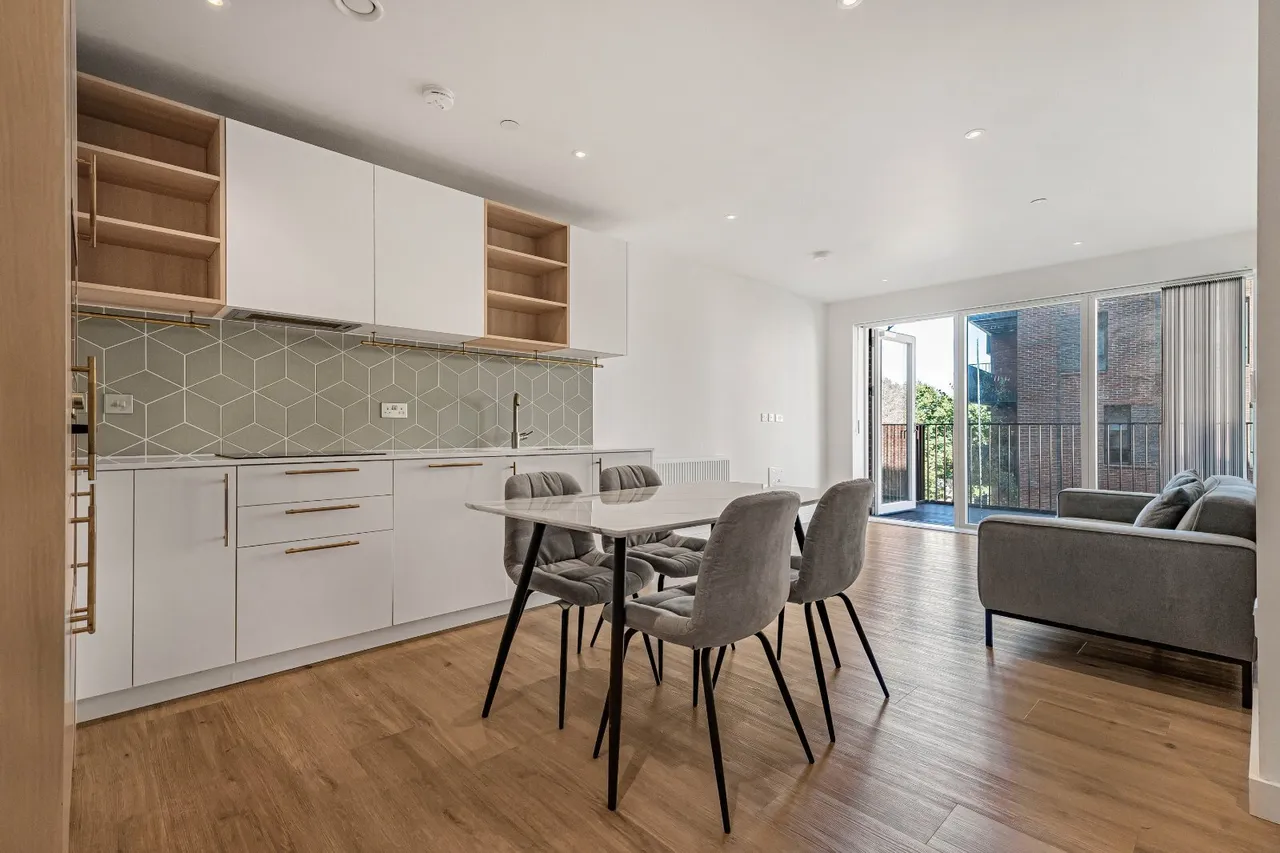 1 bed flat for sale, Mary Neuner Road, London, N8