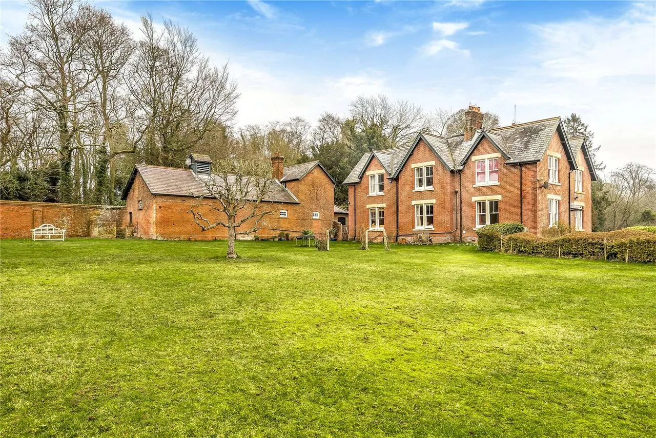 6 bed house to rent — Micheldever Station, Winchester, Hampshire, SO21 3AL