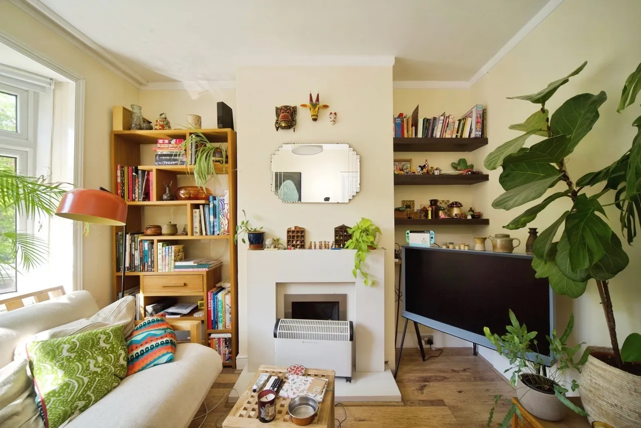 2 bed flat for sale — Carr Road, Walthamstow, E17