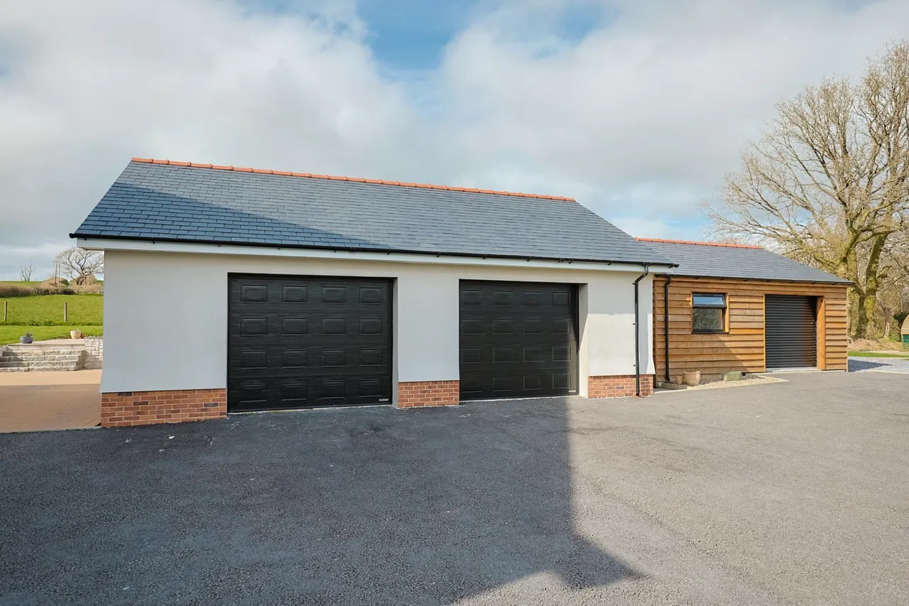 Pedrheol, Llanddarog, photo 35
