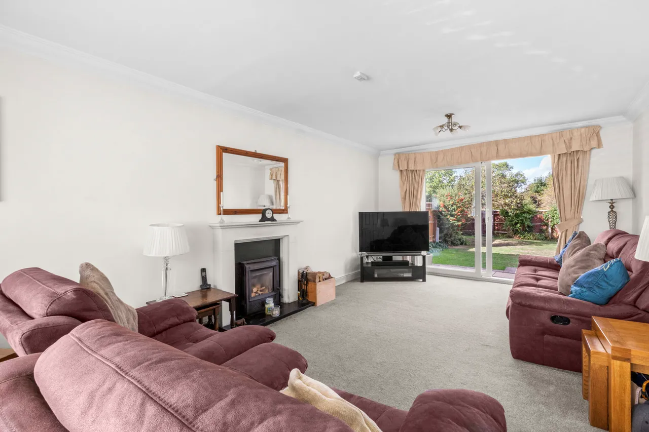 Castlefields, Stoke Mandeville, HP22, photo 4