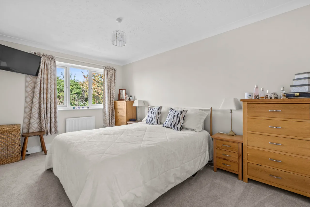 Castlefields, Stoke Mandeville, HP22, photo 9