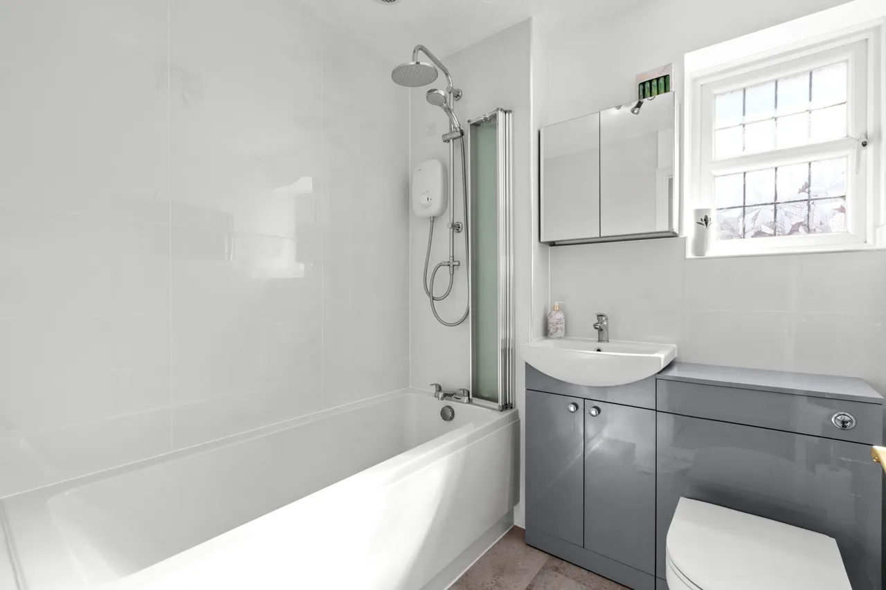 Castlefields, Stoke Mandeville, HP22, photo 12