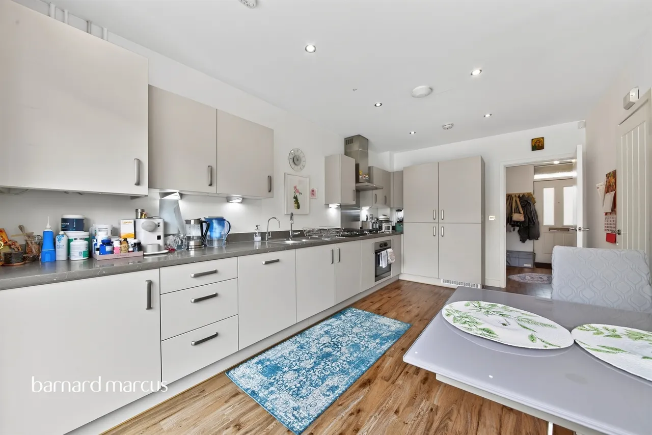 Lovegrove Way, London, photo 11