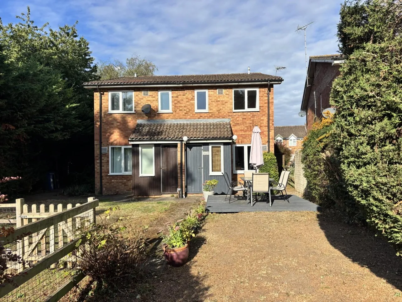 1 bed house for sale, Penn Road, Datchet