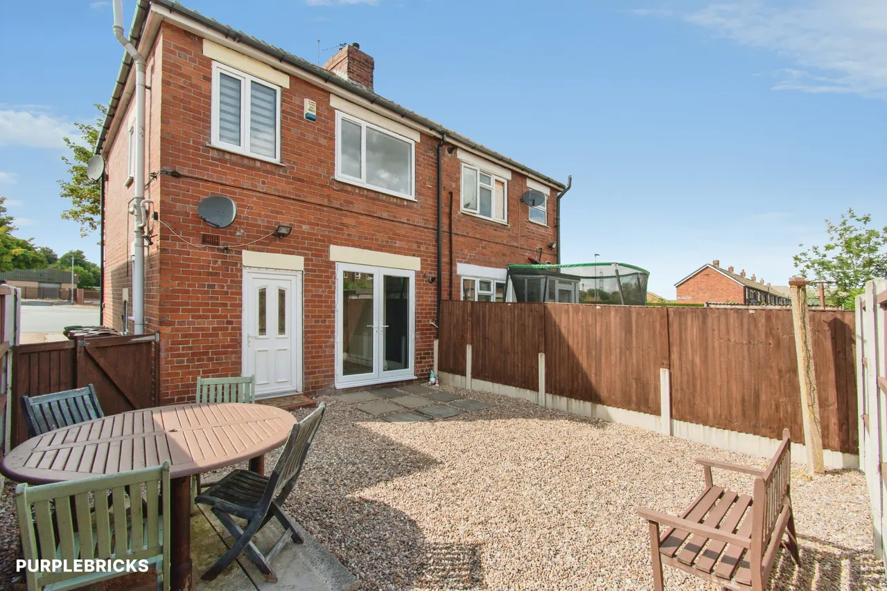 Doncaster Square, Knottingley, WF11, photo 21