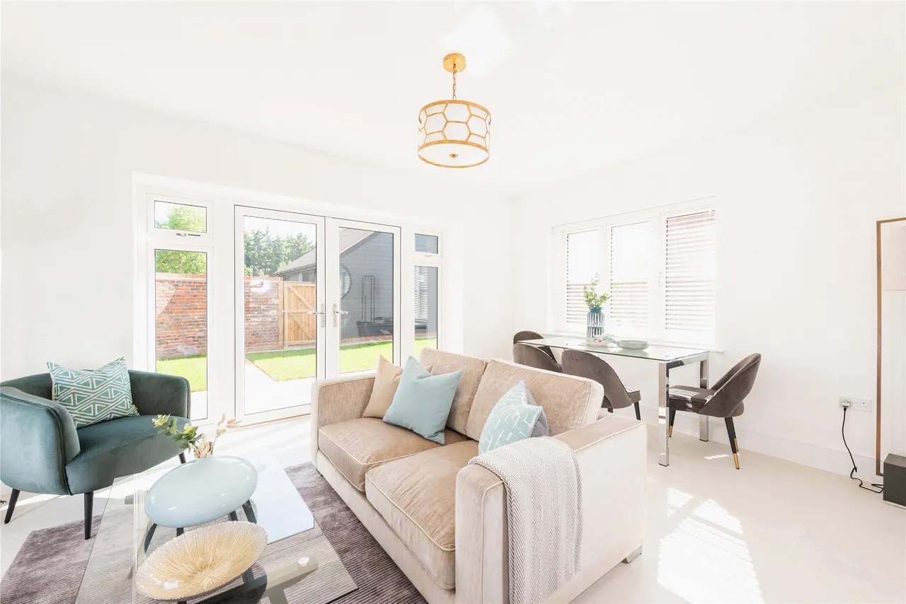 Brogan Place, Dinton, HP17, photo 4
