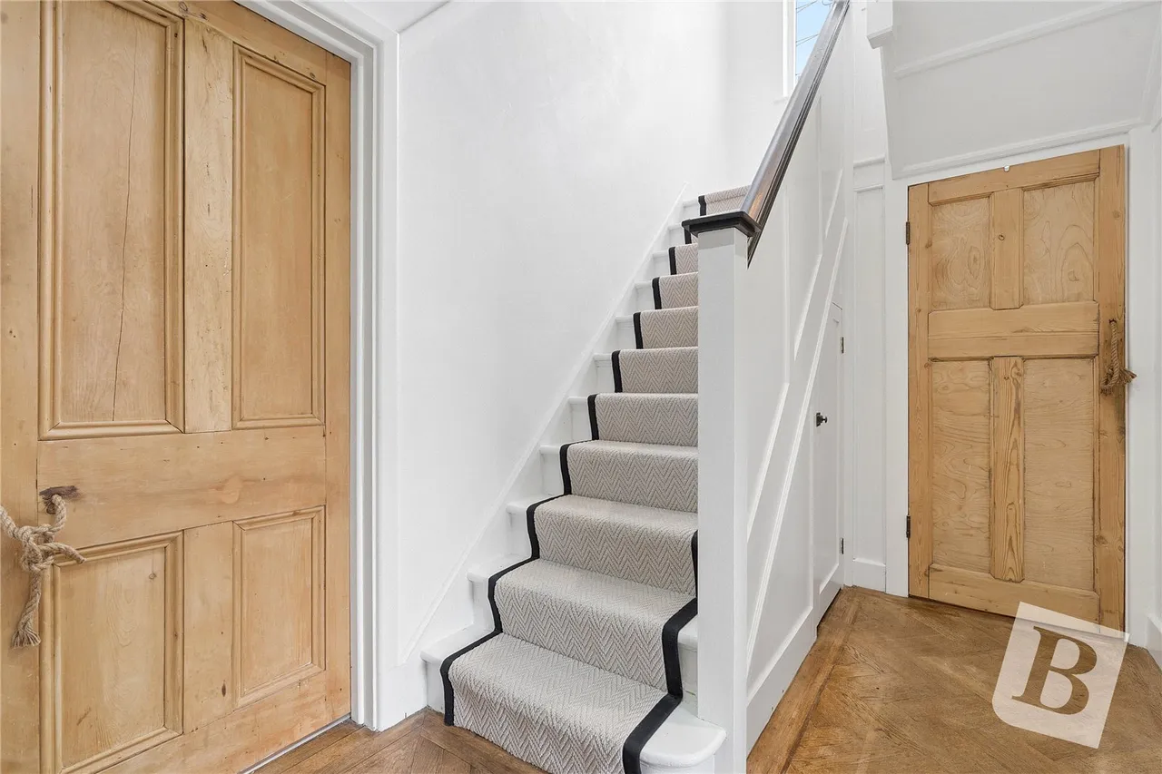 Repton Avenue, Gidea Park, RM2, photo 9