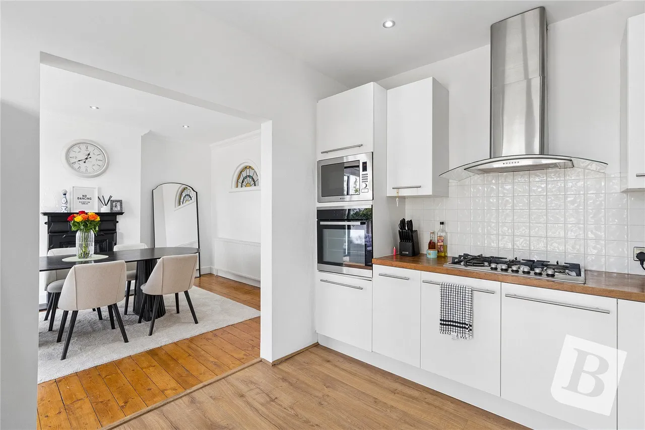 Repton Avenue, Gidea Park, RM2, photo 10